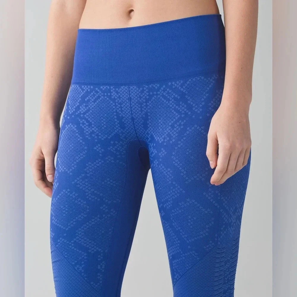 Lululemon In The Flow Crop II Heathered Sapphire Blue Size 6